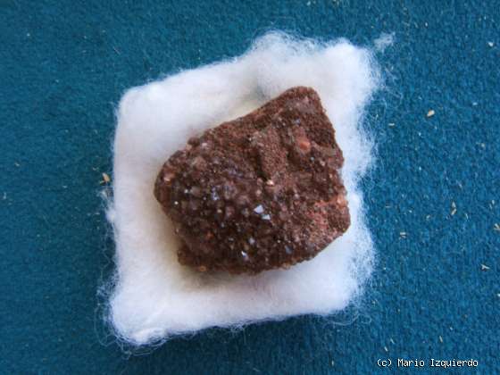 Purroy: Cristales de Cuarzo sobre Hematites